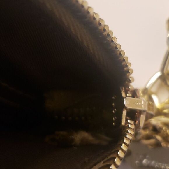 Gucci Vintage GG Monogram Gold Leather Mini Shoulder Bag - Picture 13 of 17